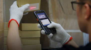 Как выбрать терминал сбора данных для склада?